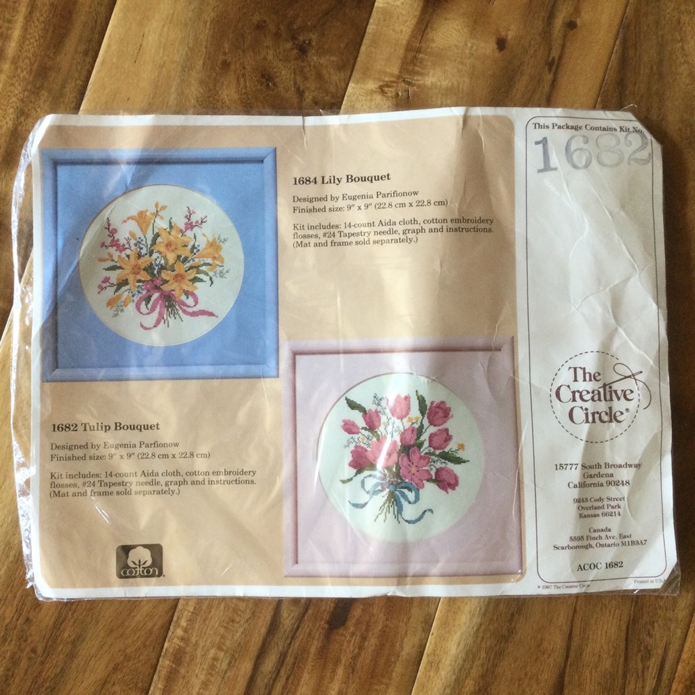 ✔️Vintage 1987 Creative Circle 1682 Tulip Bouquet Cross Stitch Kit